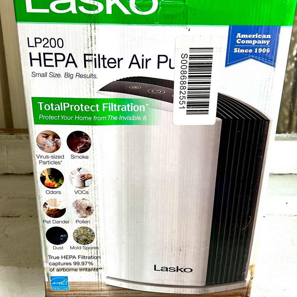 Air purifier, white black trim, washable filter